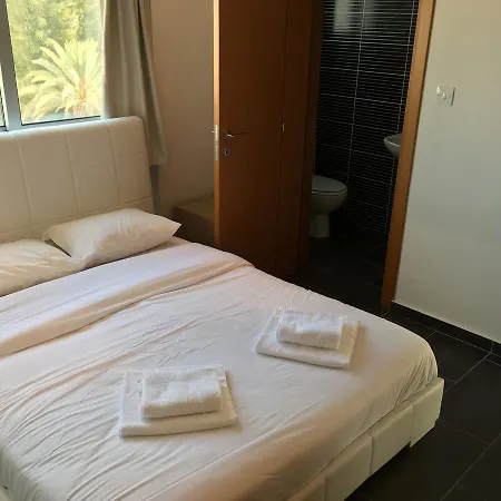 公寓 Elegant Finikoudes Walking Distance Apartments. 拉纳卡